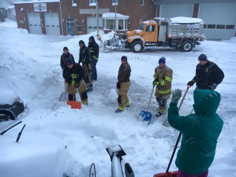 Jan 2016 Blizzard-Juniors Helping Neighbors